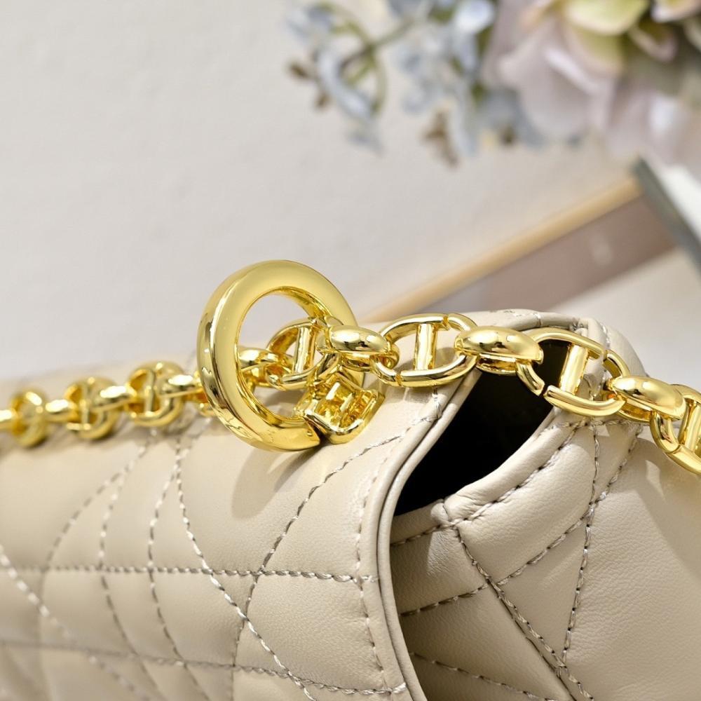 Elegant Stylish Gold Lambskin Shoulder Bag – Limited Edition