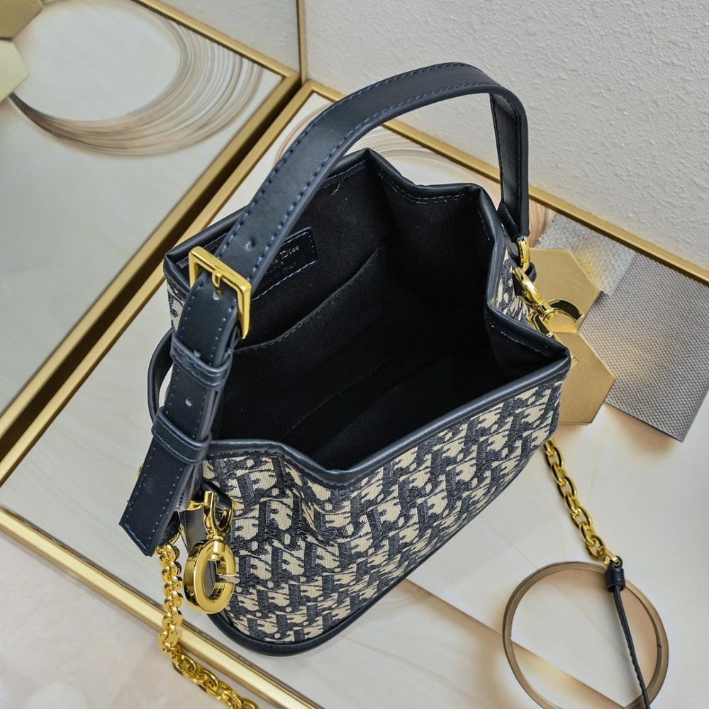Italian-Inspired Stylish Bucket Bag
