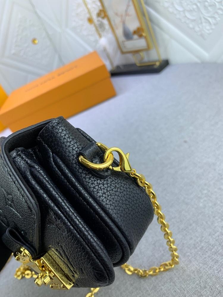 Modern Stylish Leather Crossbody Bag