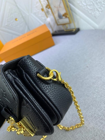 Modern Stylish Leather Crossbody Bag