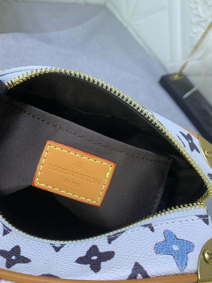 Modern Italian-Inspired Shoulder Bag