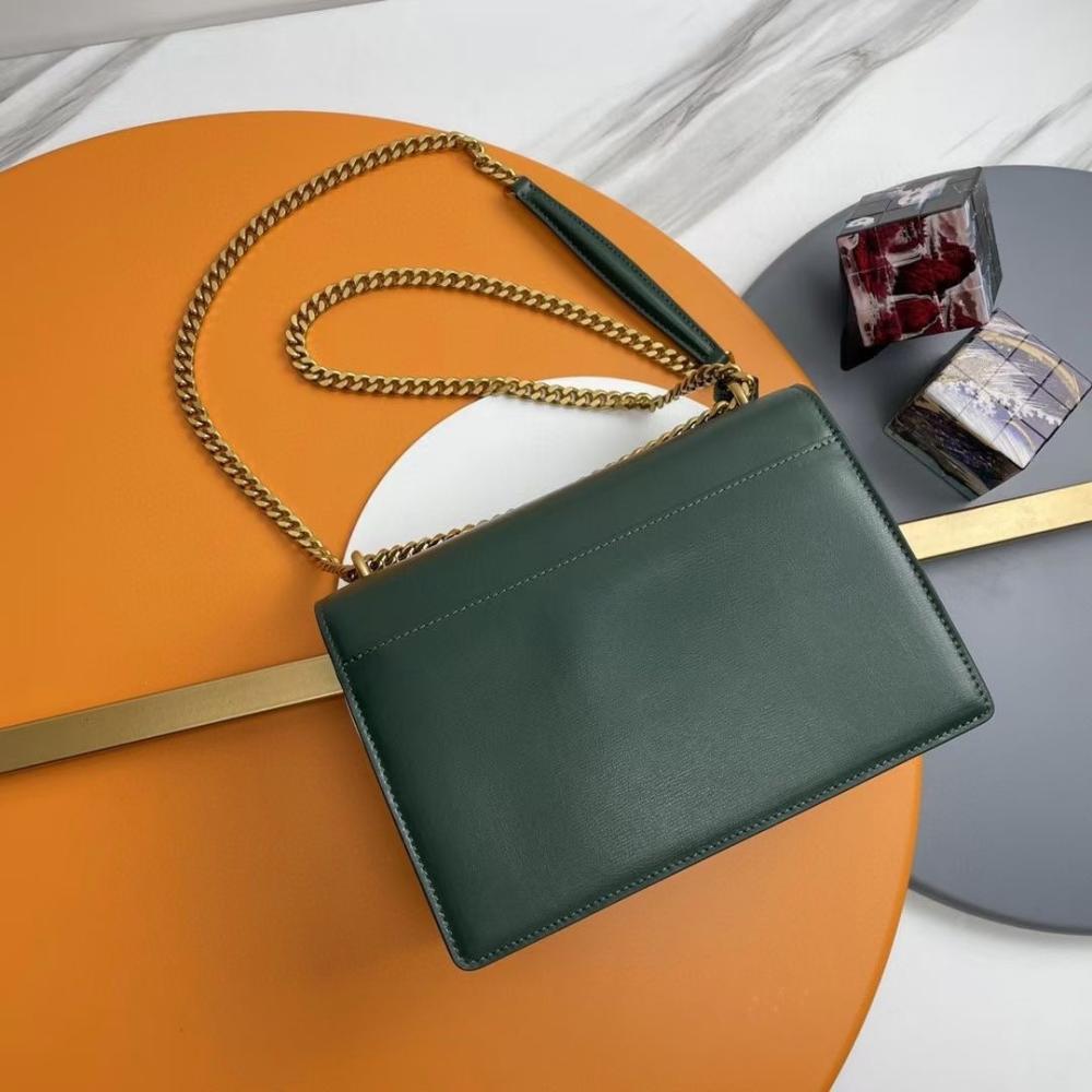 Classic Shoulder Bag