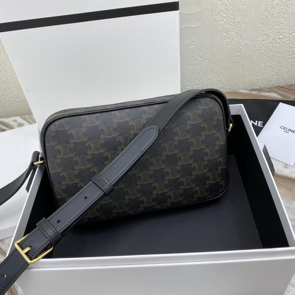 Classic Shoulder Bag