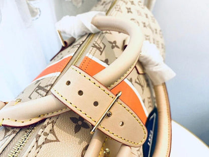 Modern Leather Travel Bag – Limited Edition