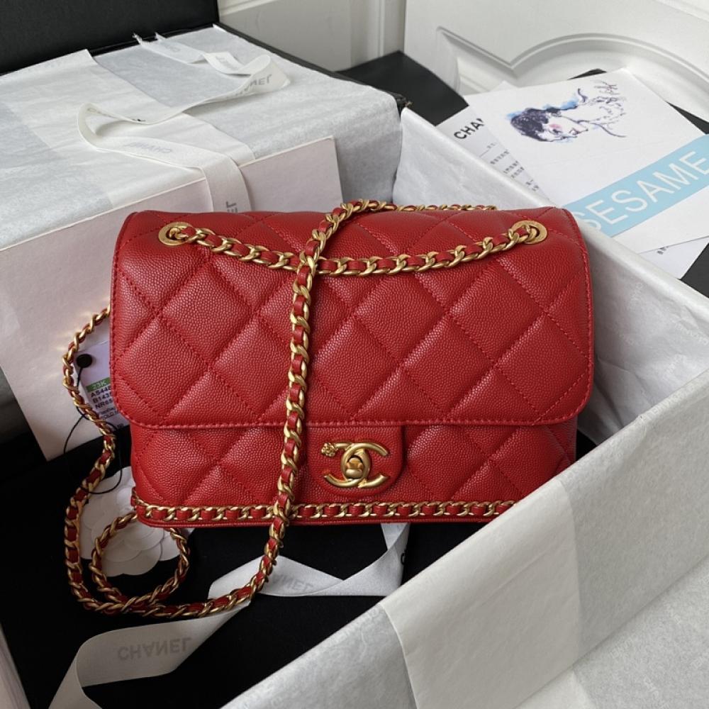 Classic Shoulder Bag