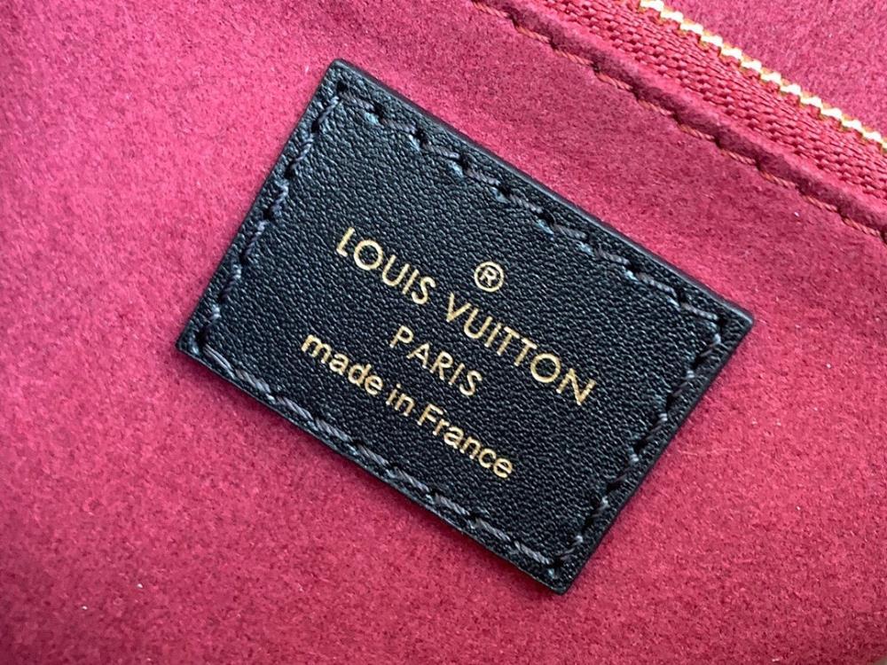 Italian-Inspired Elegant Leather Crossbody Bag