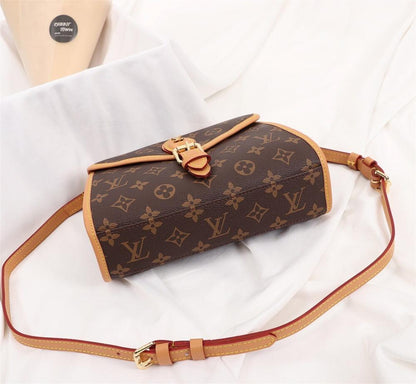 Kelly Shoulder Bag