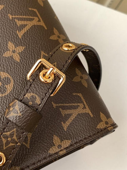 Italian-Inspired Stylish Crossbody Bag