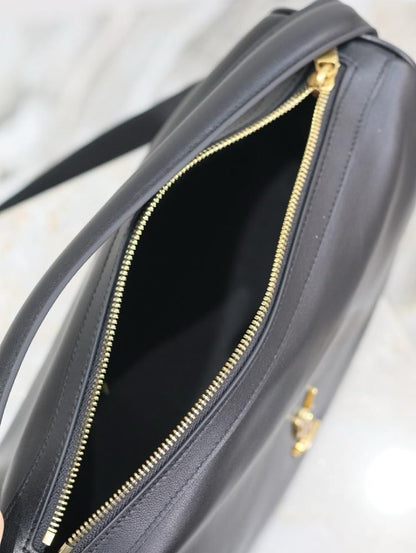 Elegant Stylish Leather Shoulder Bag – Limited Edition