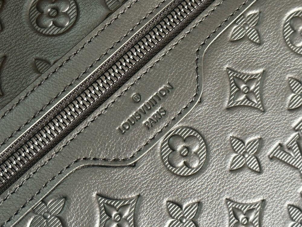 Classic Elegant Shoulder Bag – Limited Edition