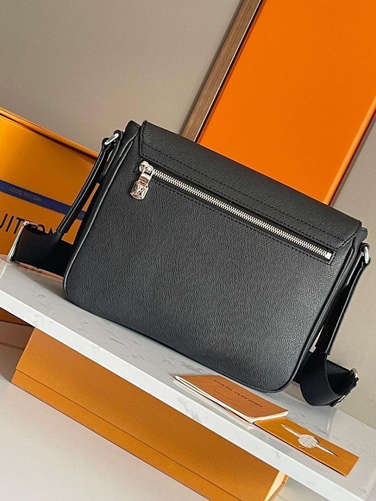 Italian-Inspired Stylish Leather Shoulder Bag