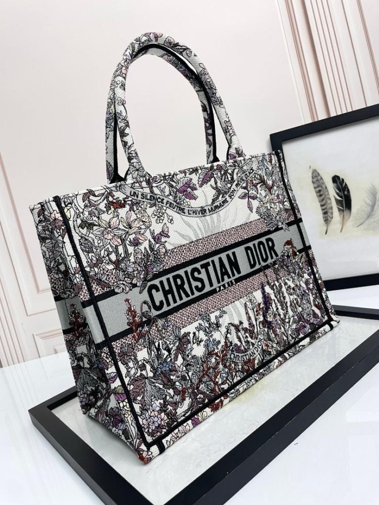 Modern Luxury Embroidered Shoulder Bag