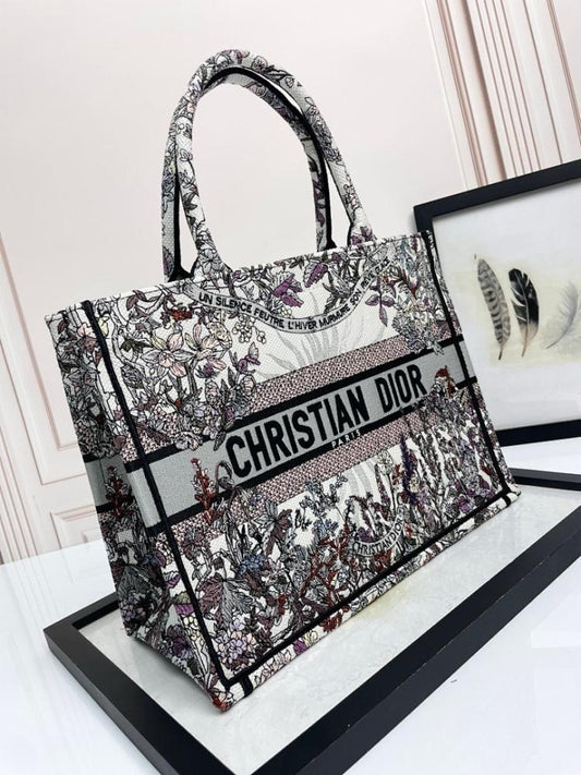 Modern Luxury Embroidered Shoulder Bag