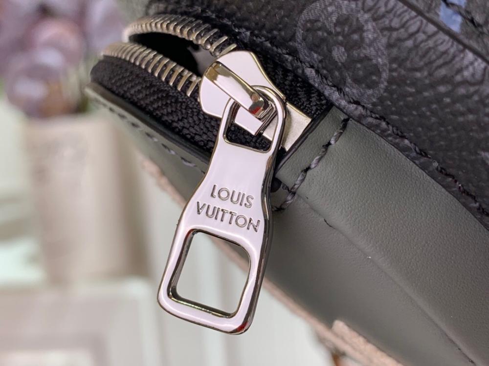 Arco Shoulder Bag