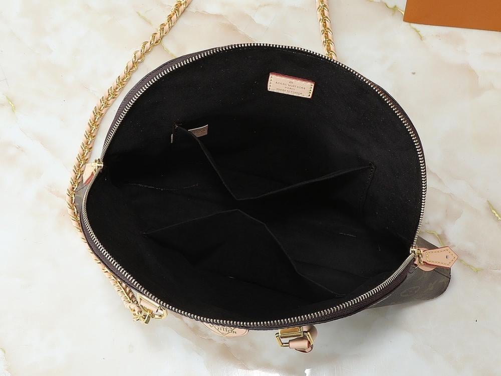 Classic Italian-Inspired Bag