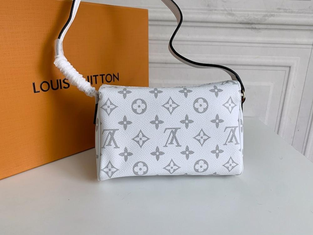Stylish Calfskin Shoulder Bag – Special Edition