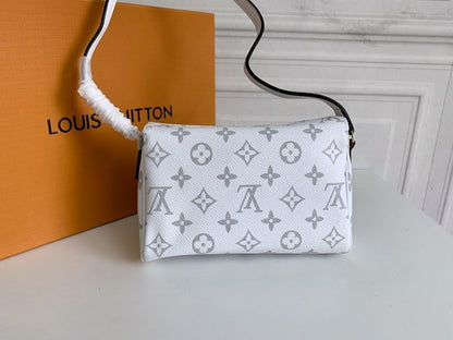 Stylish Calfskin Shoulder Bag – Special Edition