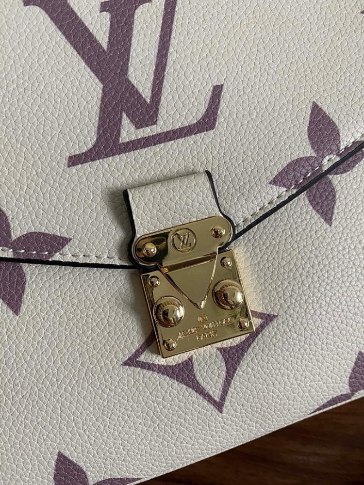 Modern Elegant Leather Shoulder Bag – Limited Edition