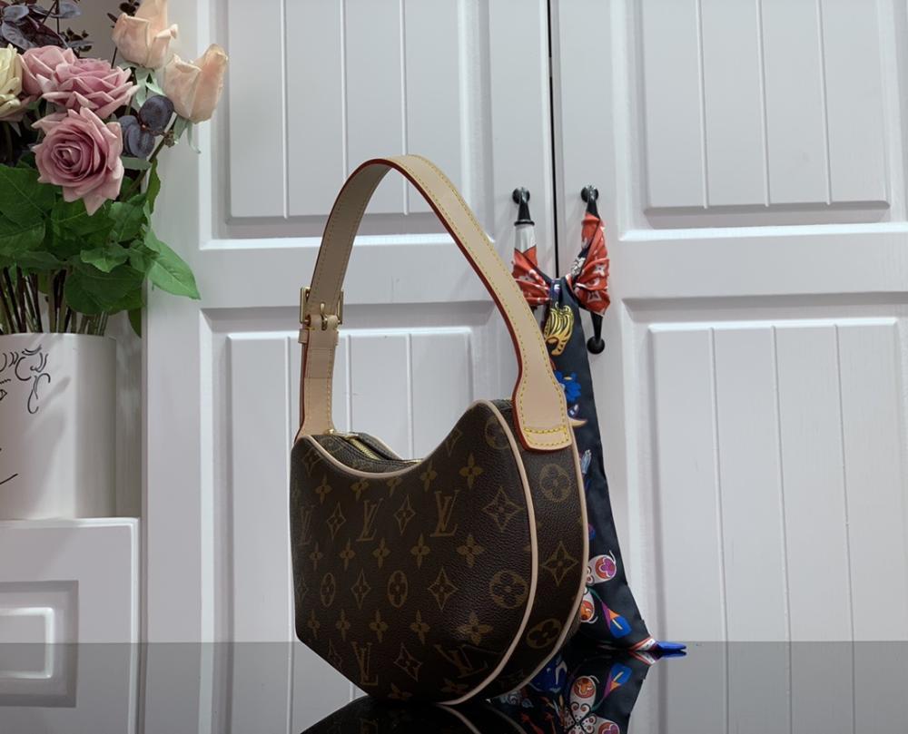 Classic Shoulder Bag