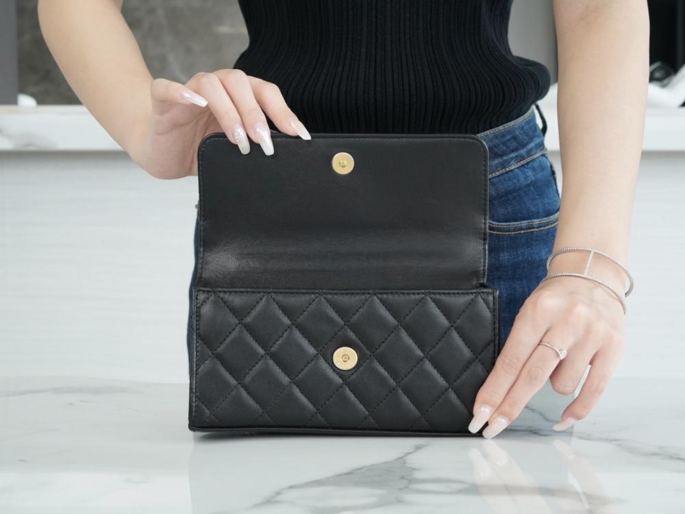 Elegant Leather Shoulder Bag