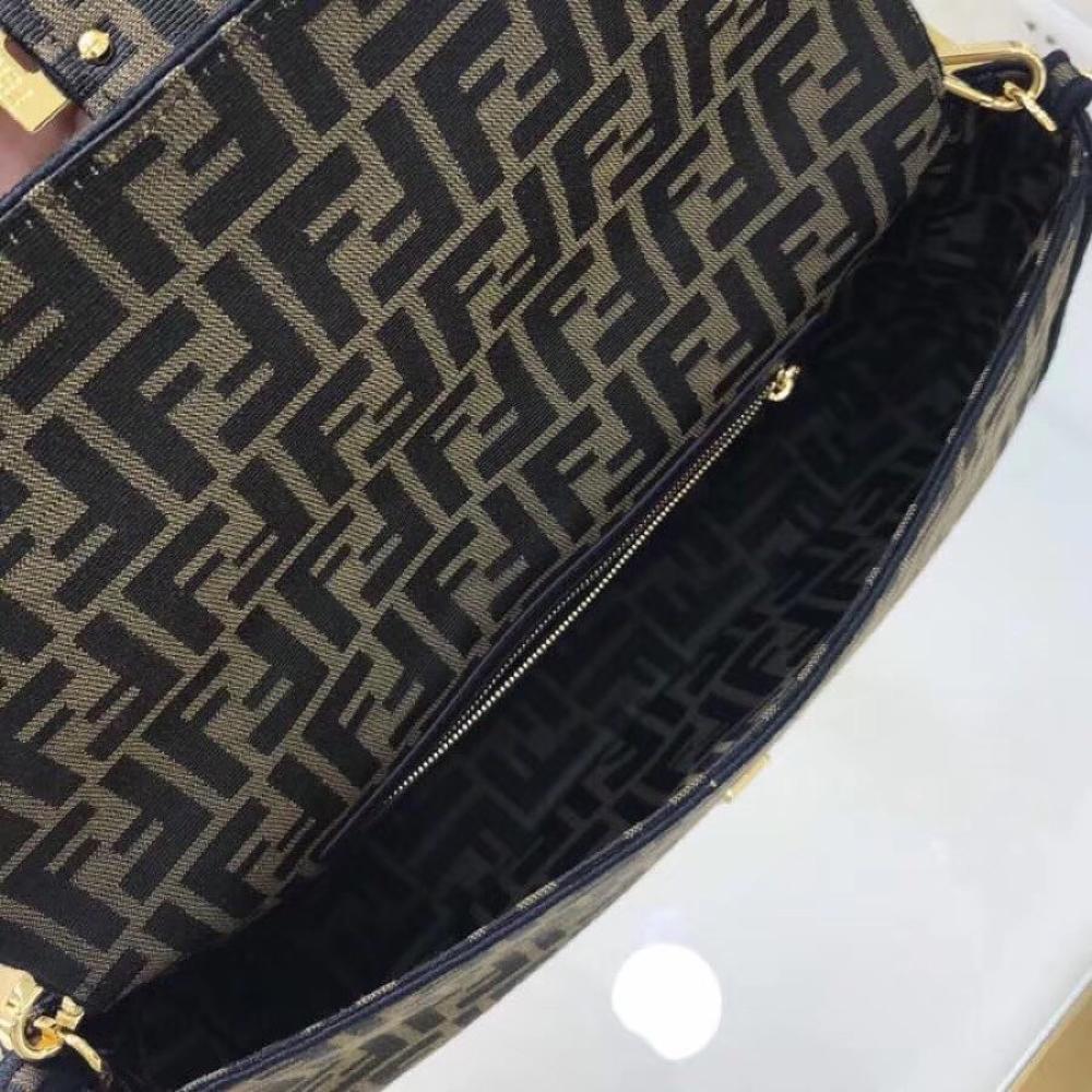 Elegant Shoulder Bag