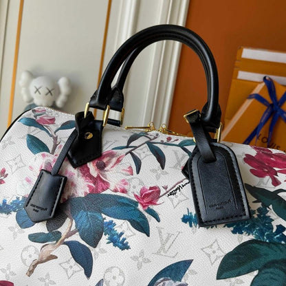 Modern Italian-Inspired Gold Leather Crossbody Bag