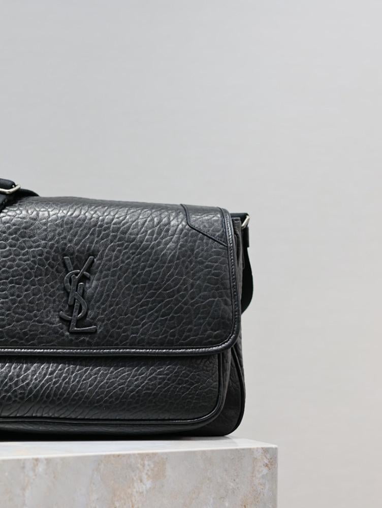 Modern Refined Lambskin Shoulder Bag