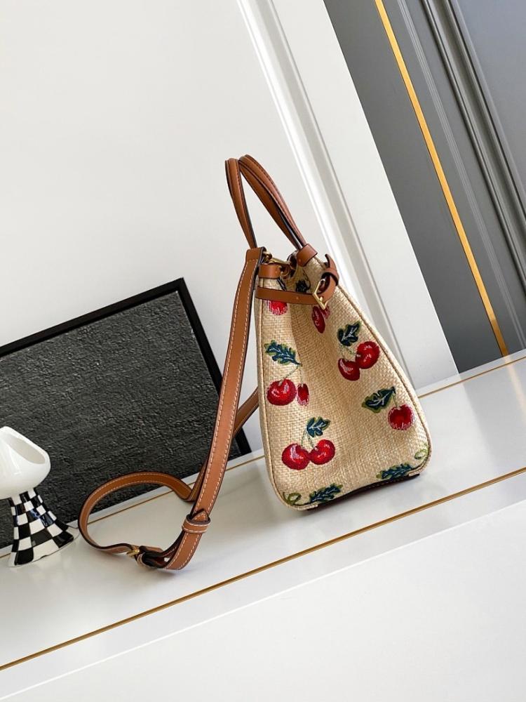 Classic Refined Brown Embroidered Leather Shoulder Bag