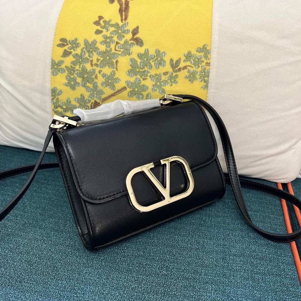Modern Leather Shoulder Bag – Limited Edition