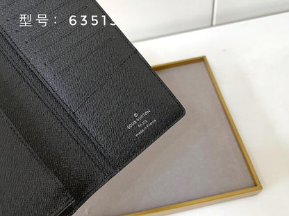 Stylish Shoulder Bag – Limited Edition