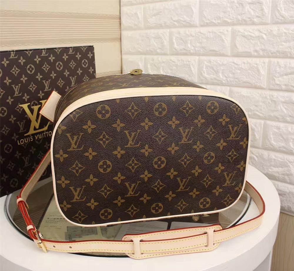 Stylish Refined Gold Monogram Leather Shoulder Bag