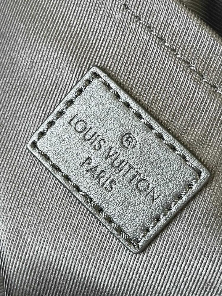 Classic Italian-Inspired Leather Shoulder Bag