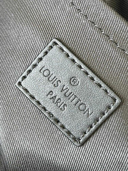 Classic Italian-Inspired Leather Shoulder Bag