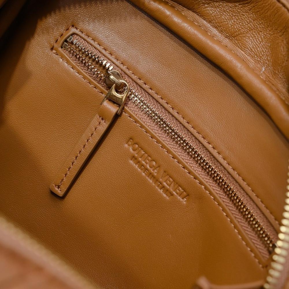 Elegant Top Handle Bag – Special Edition