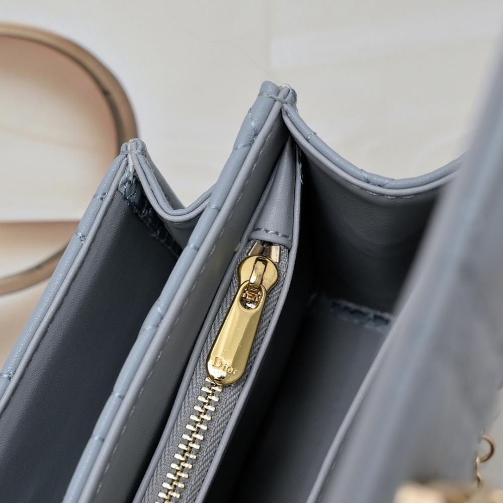 Modern Refined White Embroidered Leather Shoulder Bag