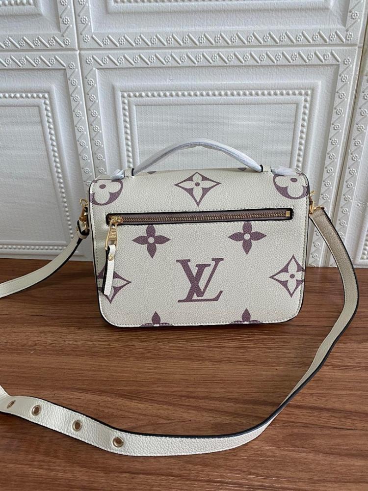 Modern Elegant Leather Shoulder Bag – Limited Edition