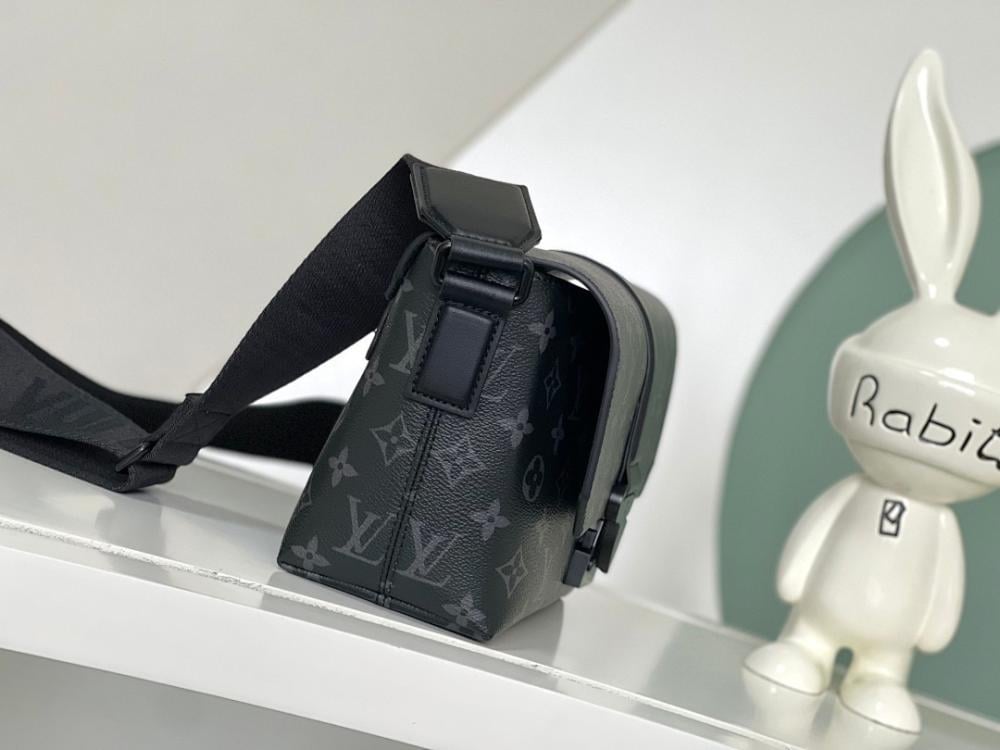 Modern Leather Shoulder Bag – Limited Edition