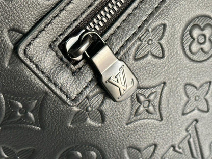 Classic Elegant Shoulder Bag – Limited Edition