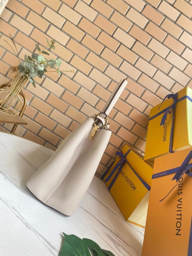Stylish Refined Leather Shoulder Bag