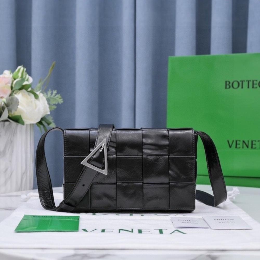 Elegant Crossbody Bag