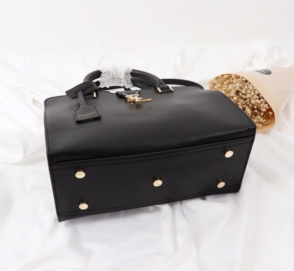 Modern Leather Crossbody Bag – Limited Edition