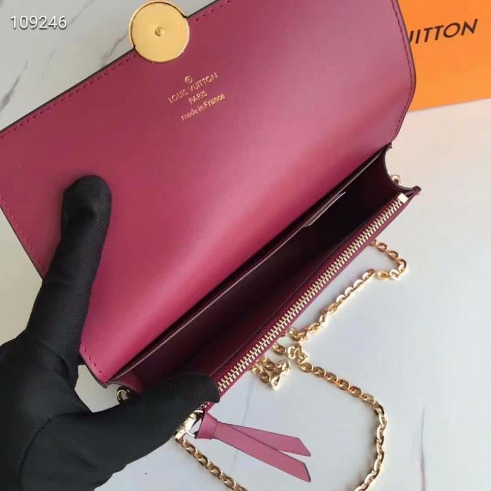 Modern Italian-Inspired Leather Crossbody Bag