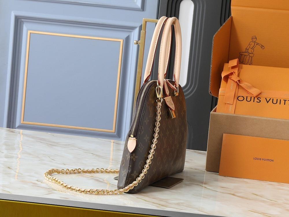 Classic Italian-Inspired Bag