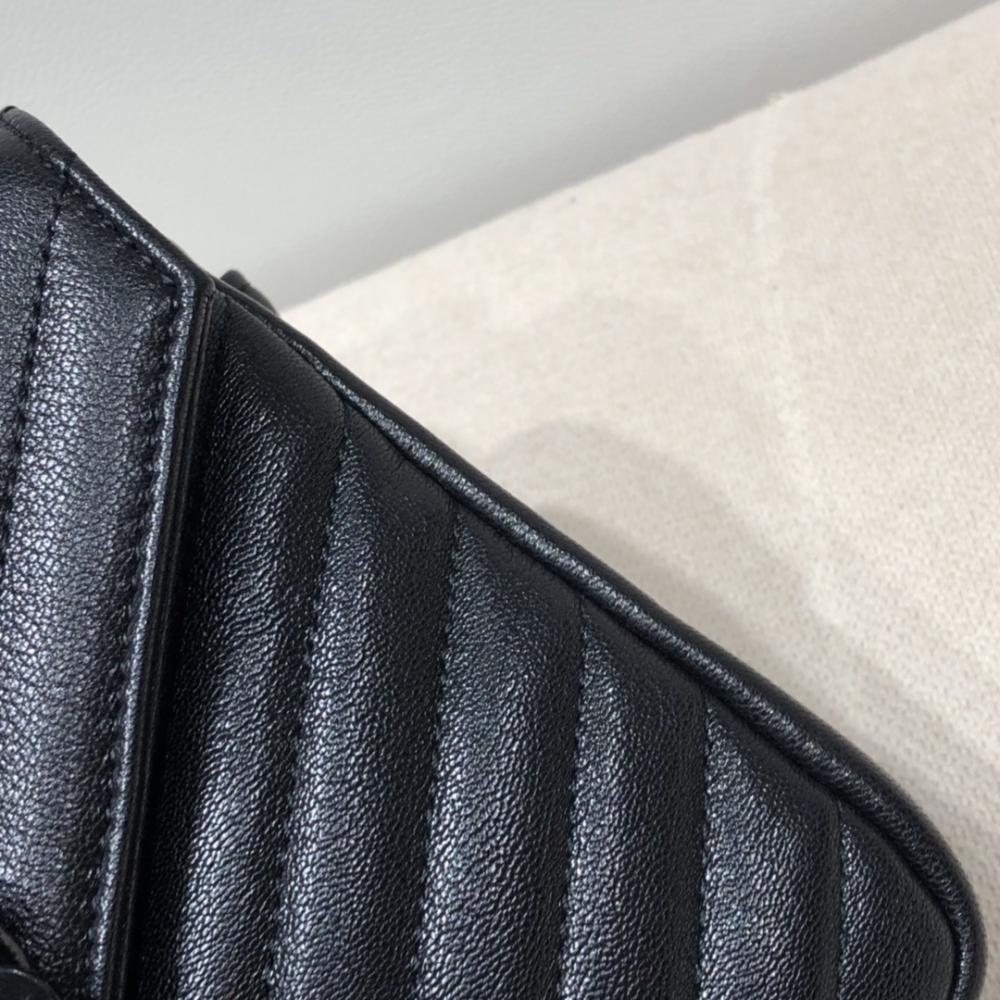 Classic Shoulder Bag