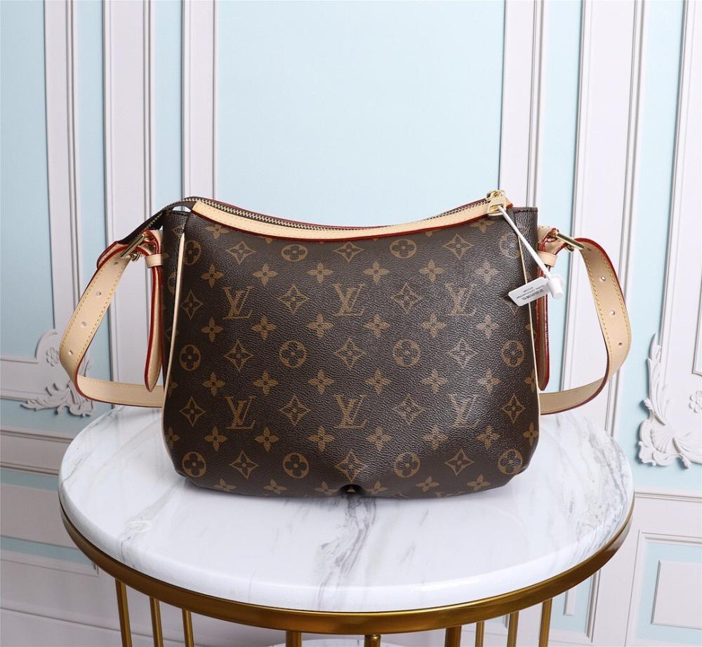 Modern Refined Shoulder Bag