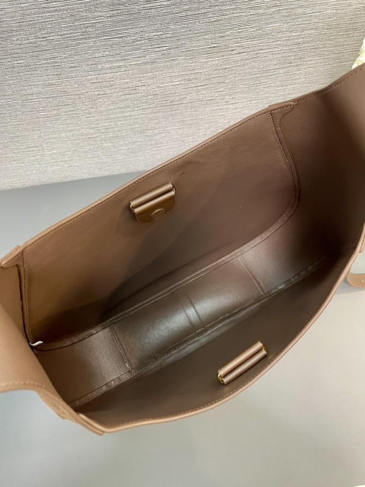 Luxury Elegant Leather Shoulder Bag