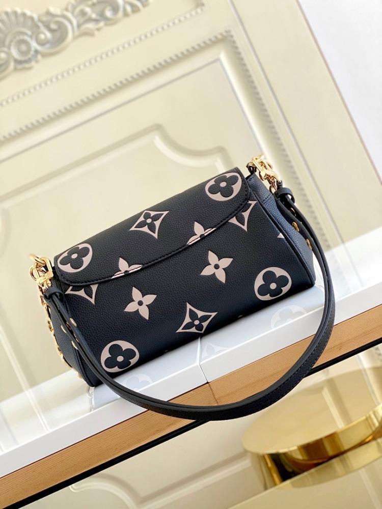 Elegant Leather Shoulder Bag – Special Edition