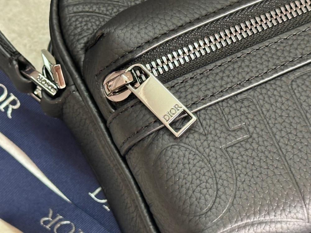 Modern Italian-Inspired Crossbody Bag