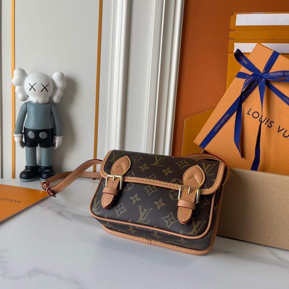 Arco Monogram Leather Shoulder Bag