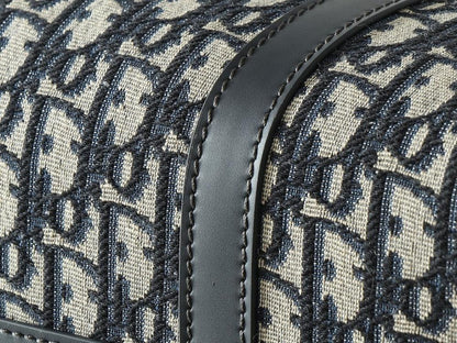 Elegant Refined Quilted Leather Shoulder Bag